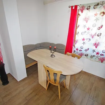 Silvija, Apartman