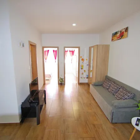 Silvija, Apartman *